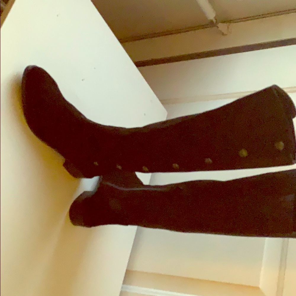 Suede black boots